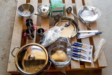 An assortment of kitchen goods.