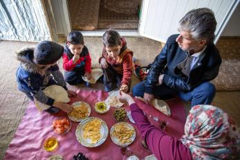 Eating with refugees in jordan