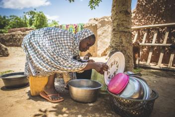 Fatsuma tends to cooking and dishes