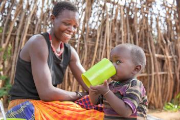 In Kenya and Uganda, Mercy Corps helps women and their families adapt to climate extremes by improving food security, nutrition, and livelihood opportunities and promoting climate-smart government investments.