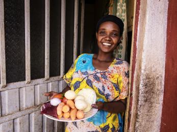 All over the world, people like meseret in ethiopia want to feed their families healthy and nutritious meals. how do we help them thrive? photo: sean sheridan for mercy corps